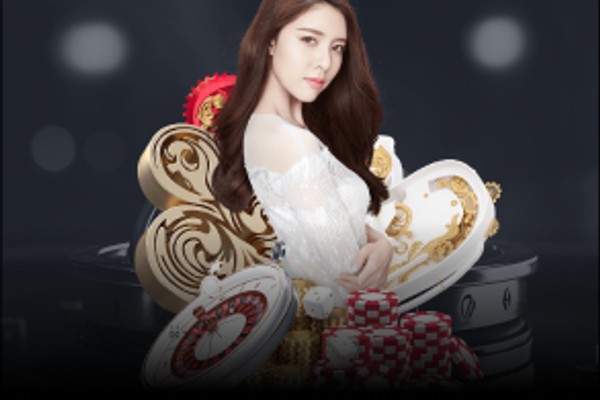 Người chia bài 8xbet chuyên nghiệp và thân thiện